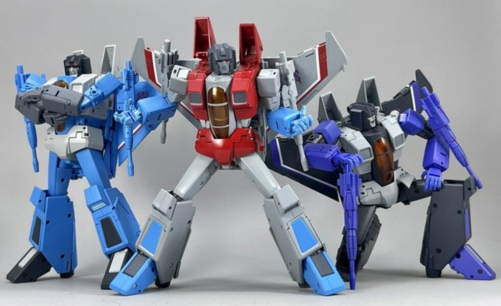 Transformers Masterpiece MP 52+SW Skywarp In Hand Image  (6 of 7)
